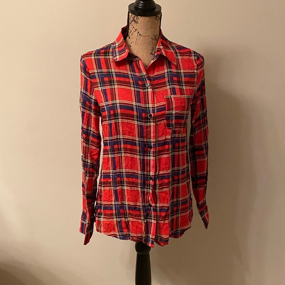 NWT Women’s Button Up Shirt, Small - Picture 2 of 4